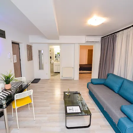 Апартаменти Pierre Cardin Deluxe With Terrace By Magniflex *