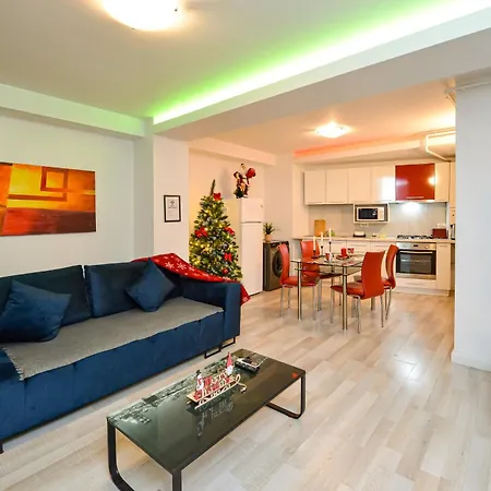 Pierre Cardin Deluxe With Terrace By Magniflex Apartment