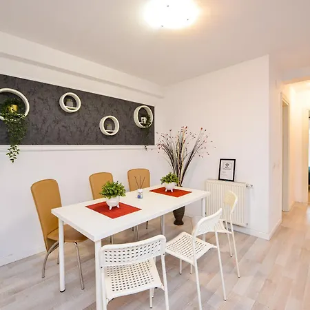 Pierre Cardin Deluxe With Terrace By Magniflex Apartment