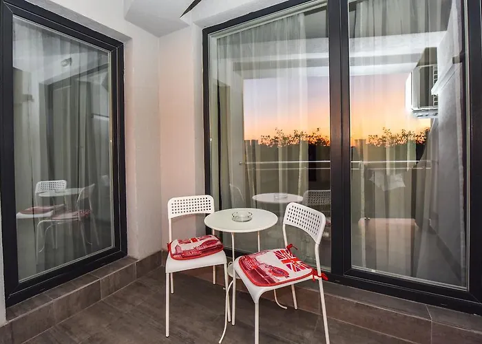 Pierre Cardin Deluxe With Terrace By Magniflex Apartment *